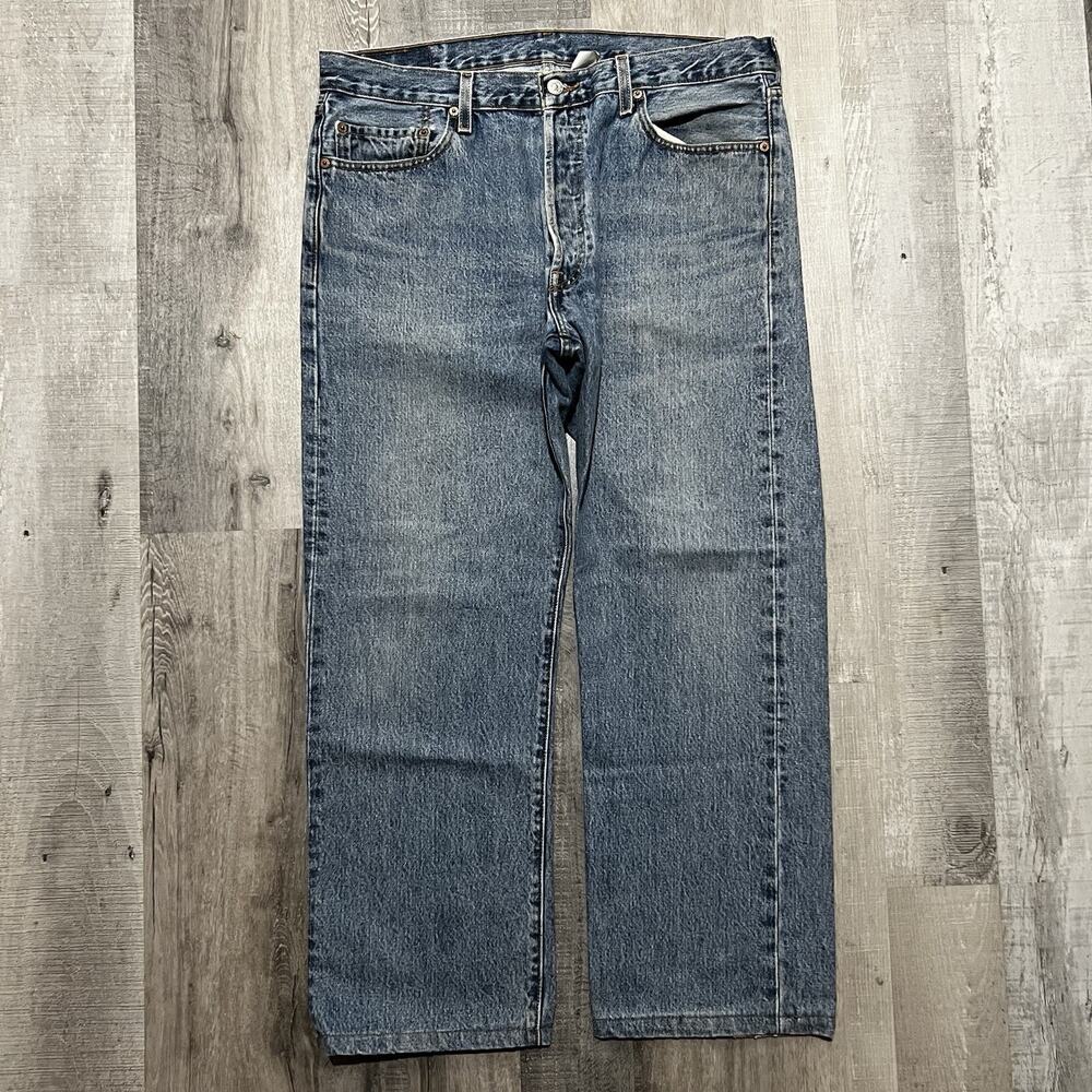 VTG Levis 501 Jeans Mens Button Fly Straight Leg Y2K 00s Light Blue Denim Sz 36